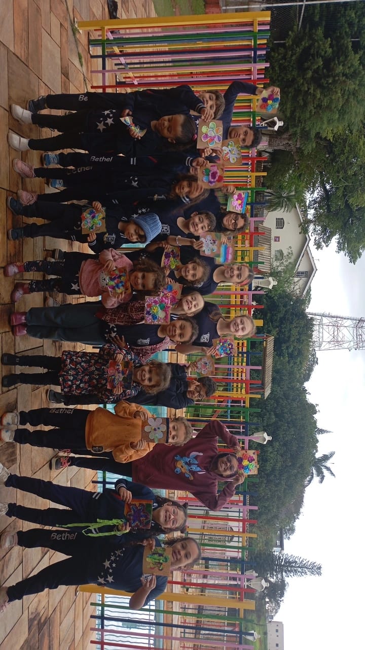 Em nossa recreação, os alunos fazem projetos, lição de casa e se divertem muito!!